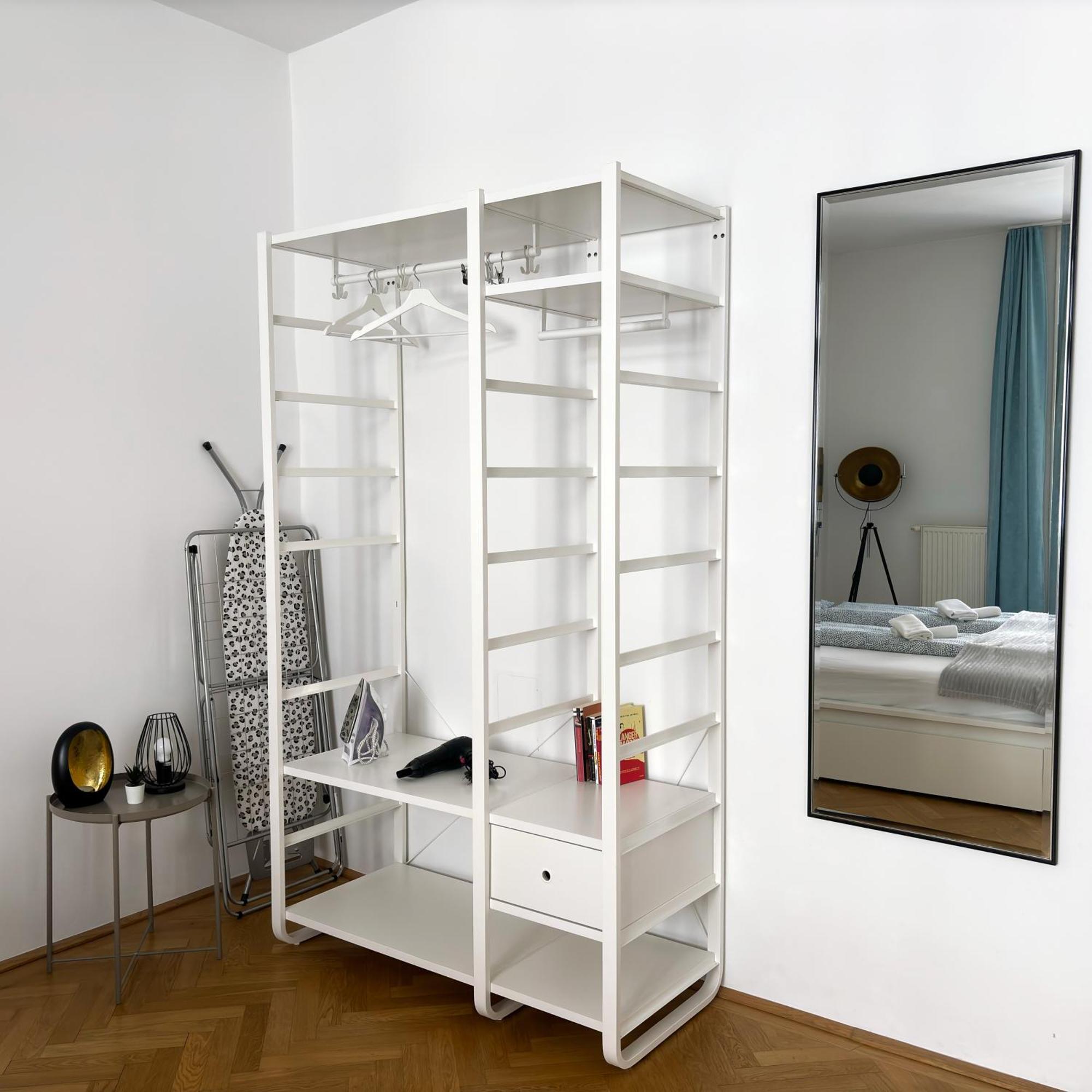 Central Mariahilfer Apartment 5 Min To The Schoenbrunn Palace And City Shopping Center 维也纳 外观 照片